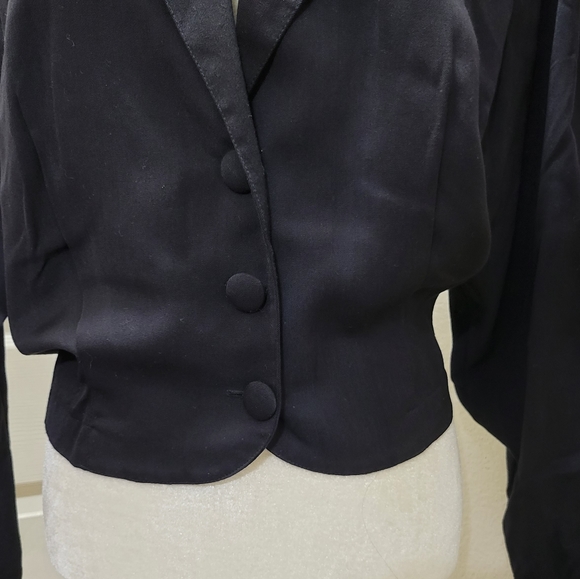 Blazer - Picture 4 of 9